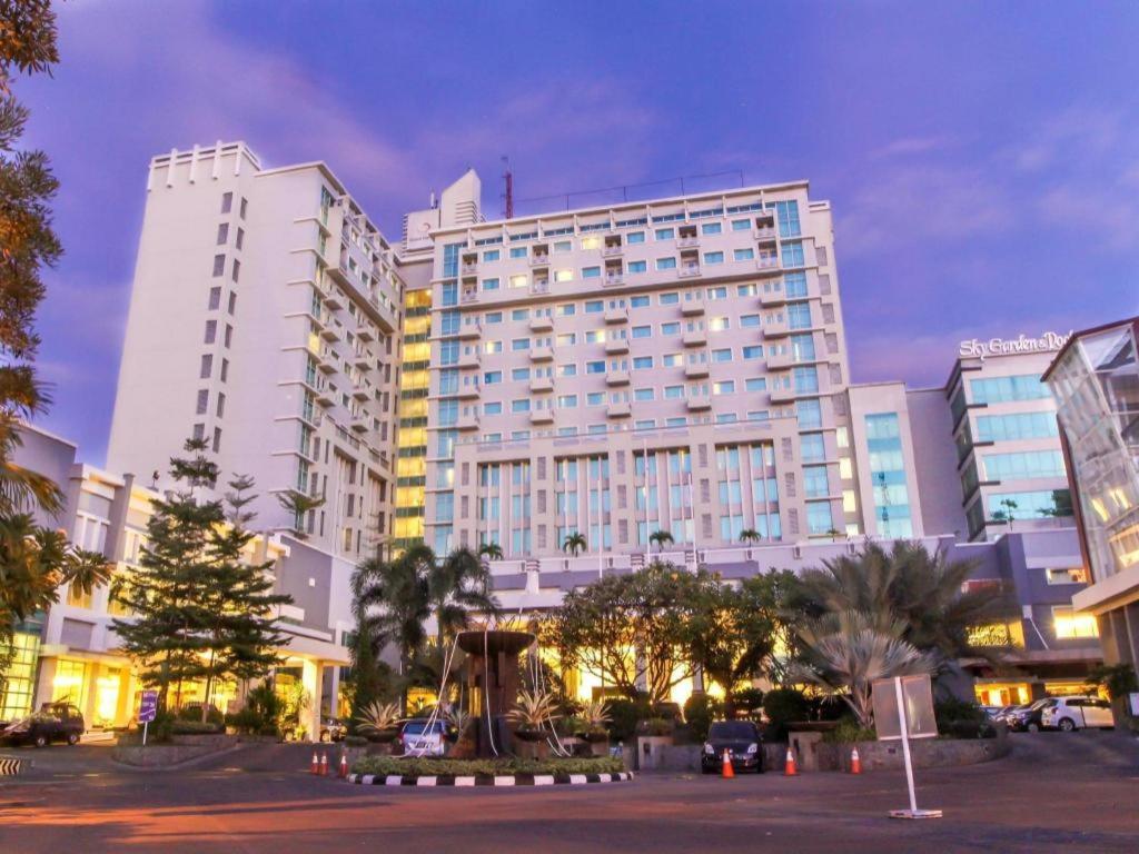 Claro Makassar Hotel & Convention Exterior photo