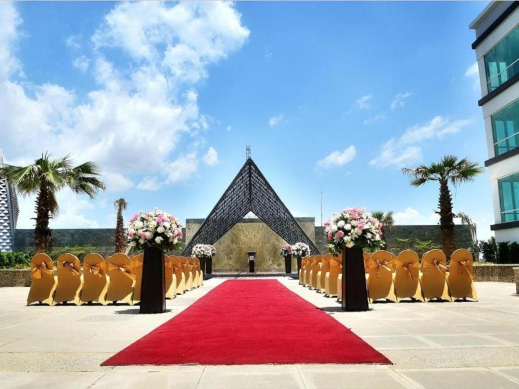 Claro Makassar Hotel & Convention Exterior photo