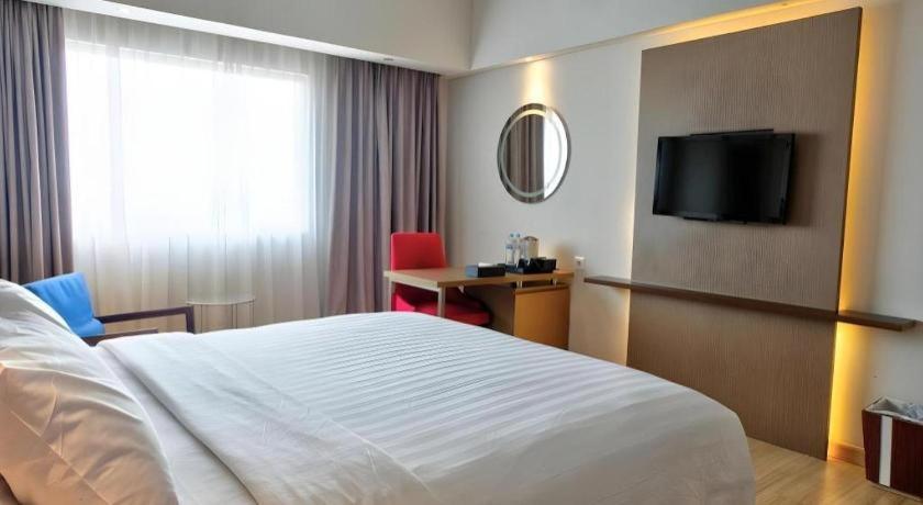 Claro Makassar Hotel & Convention Exterior photo