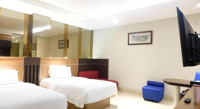 Claro Makassar Hotel & Convention Exterior photo