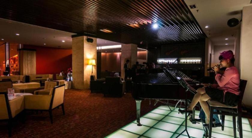 Claro Makassar Hotel & Convention Exterior photo